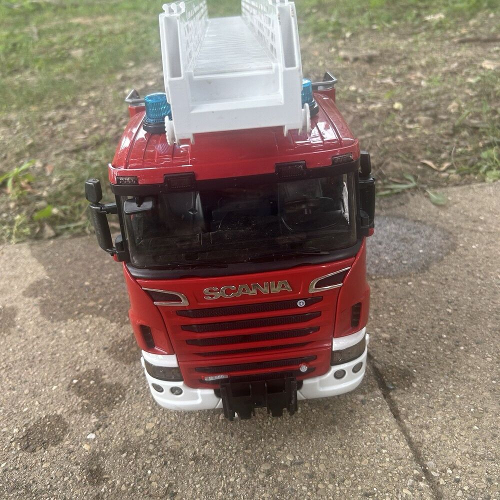 Bruder Scania Fire Engine Ladder Rescue Truck Toy 1/16 Made in Germany - Picture 10 of 15
